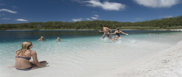 Fraser Island Lake McKenzie, Australia